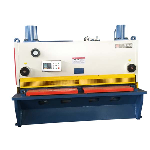 What are the benefits of having a hydraulic guillotine