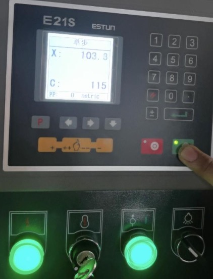 E21 NC system-shearing machines